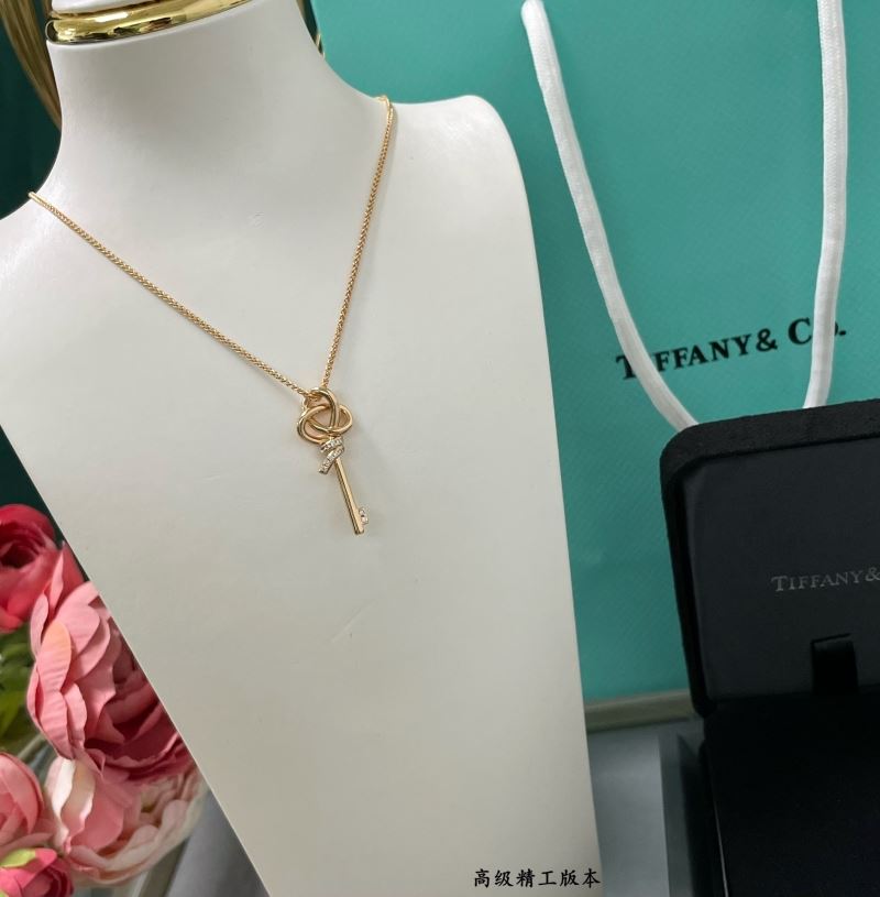 T*f*ny necklaces